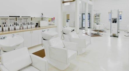 Remedy Salon صورة 2