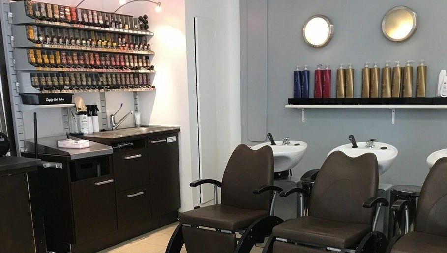 The Hair Lounge image 1