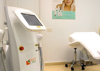 Echipament laser și pat tratament la Noia Copou, Iași, România, RO.
