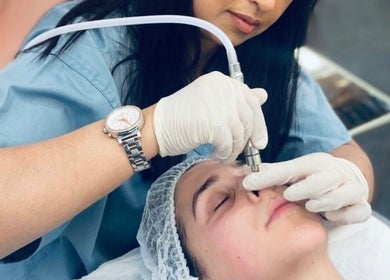 Hydrafacial treatment at Aesthetic Skin Lab Ireland, Dublin, County Dublin, IE with skincare expert.