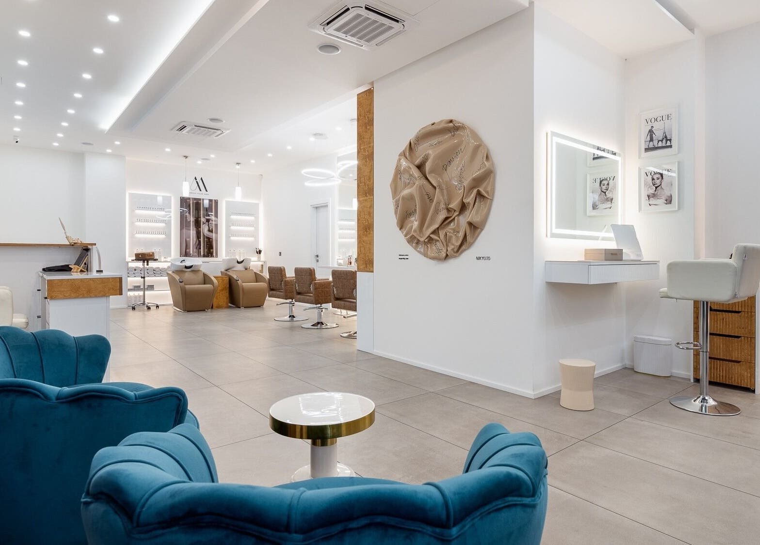 Modern interior of Salon Inspire, kv. Krustova vada in София, Област София, BG with stylish seating.