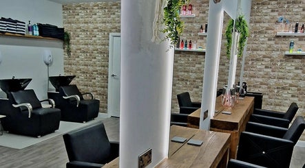 Εικόνα Poise Hairdressing 3