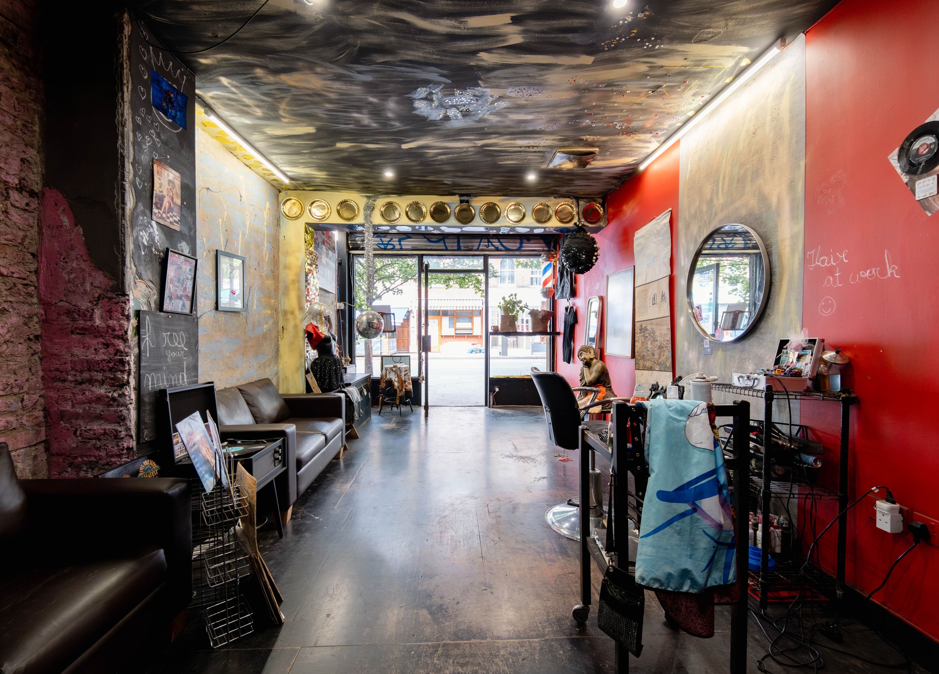 Cozy salon interior with stylish decor at Unparalleled 145, London, England, GB.