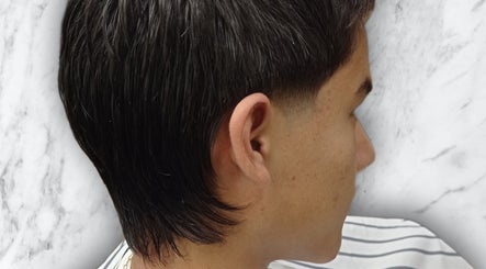 J O T A  E L E  Barber image 3