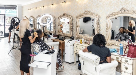 Sew Brooklyn Hair Extension Lounge afbeelding 2