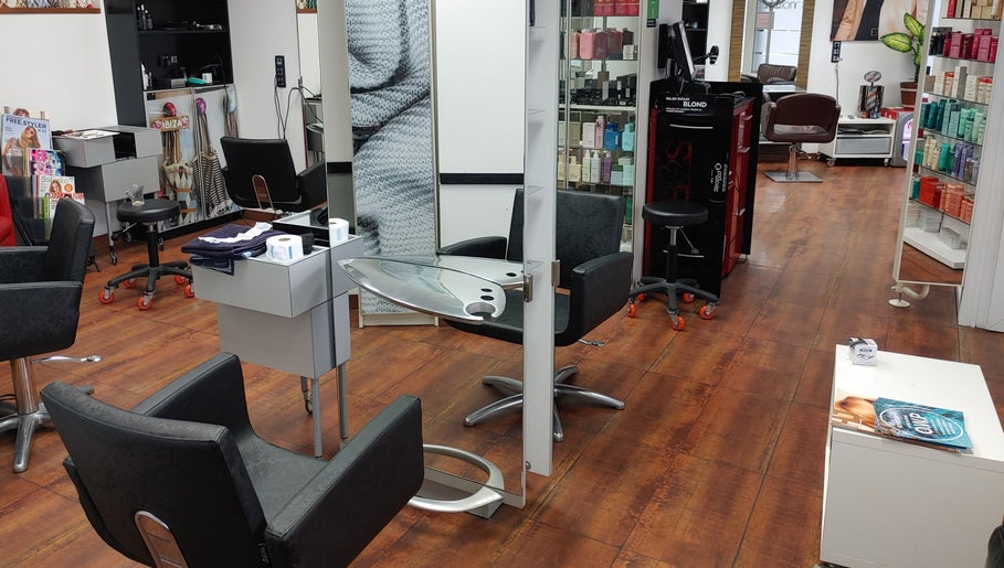 BuuS Salon image 1