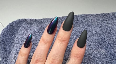 Stylish nail art at Polish'd Nails in Sandgate, Queensland, AU showcases bold matte and glossy finishes.