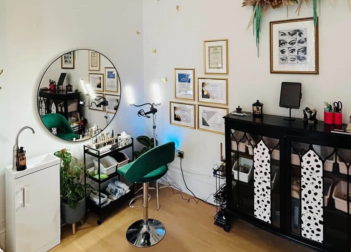 Elegant corner of Miss Highbrow Semi-Permanent Make-up, Lash and Brow Studio in Glasgow, Scotland, GB.