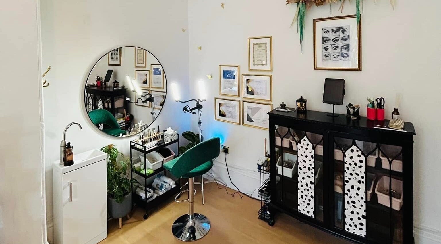 Elegant corner of Miss Highbrow Semi-Permanent Make-up, Lash and Brow Studio in Glasgow, Scotland, GB.