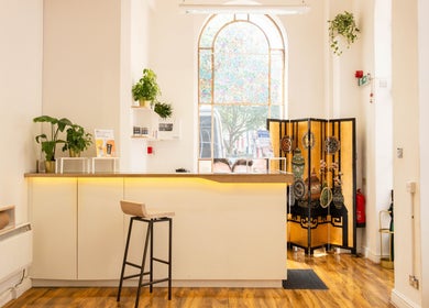 Elegant reception area at Mg Skincare, TOWER BRIDGE LONDON, England, welcoming guests with warm decor.