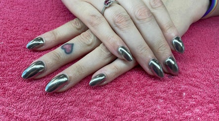 Imagen 3 de Kittens Got Claws Nails and Beauty