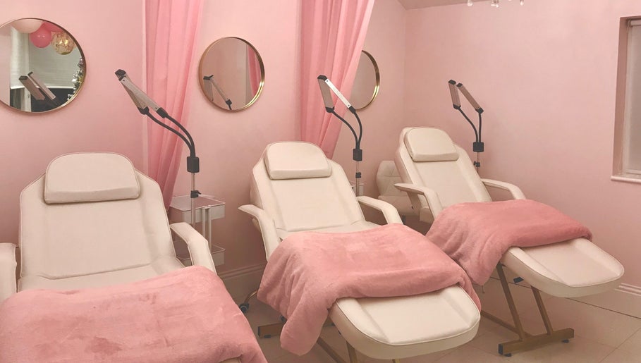 Hình ảnh 1 của The Lash & Brow Bar