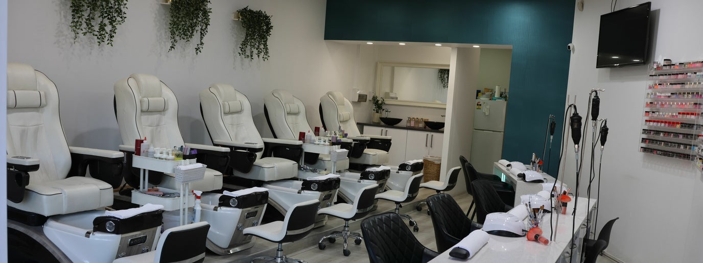 Polished Nail and Lash Bar 3/190 Scarborough Beach Rd Mount