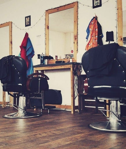 The Barber's Shop – kuva 2