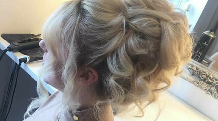 Zoey Richards Hair & Makeup изображение 3