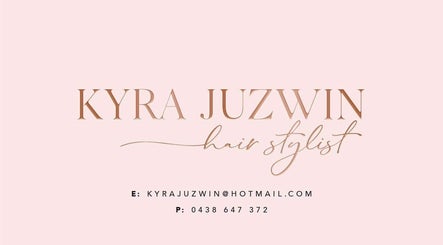 Kyra Juzwin Hairstylist