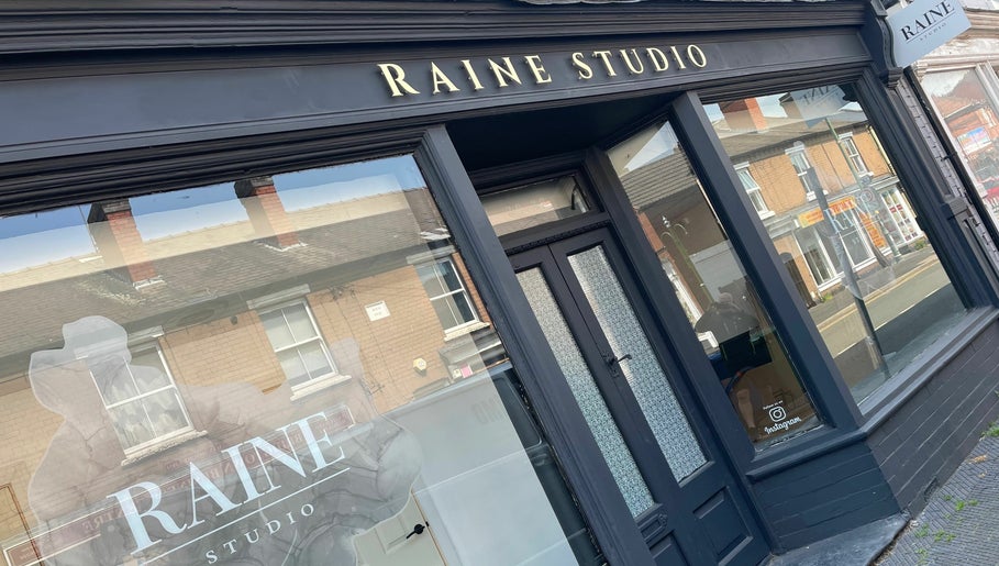 Raine Studio, bild 1