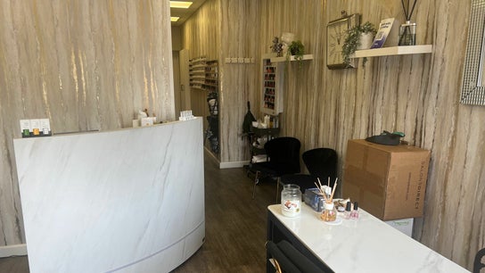 Foxy Beauty Salon - Llandaff