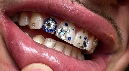 tooth Gems & custom Grillz - HOME image 2