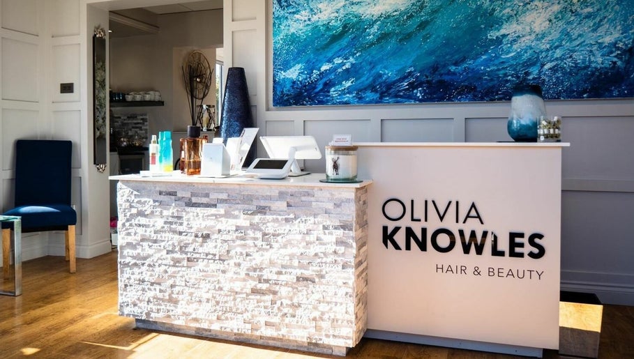 Olivia Knowles Salon Bild 1