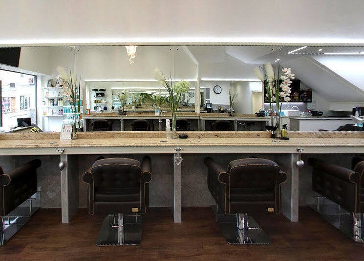 Chic styling chairs and mirrors at Design A Head Tunbridge Wells, Tunbridge Wells, England, GB.