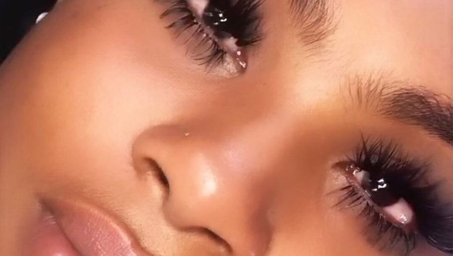 Lashes by Shakira Alleyne – kuva 1