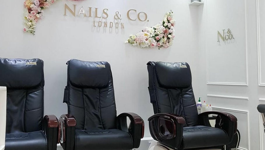 Nails and Co. London billede 1