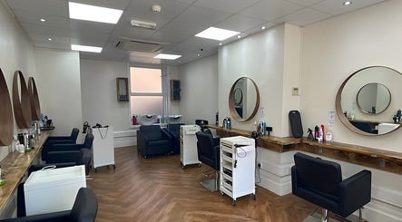 Treîs Salon