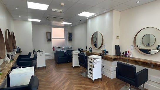 Treîs Salon