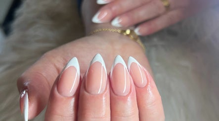 Isobel’s Nails Beauty Training – obraz 2