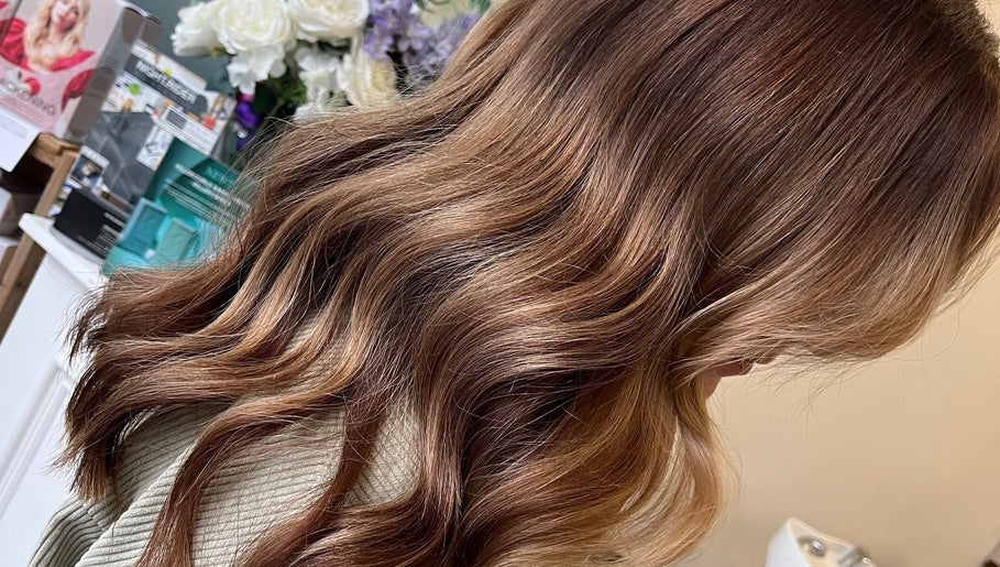 Sian Erskine Hair image 1