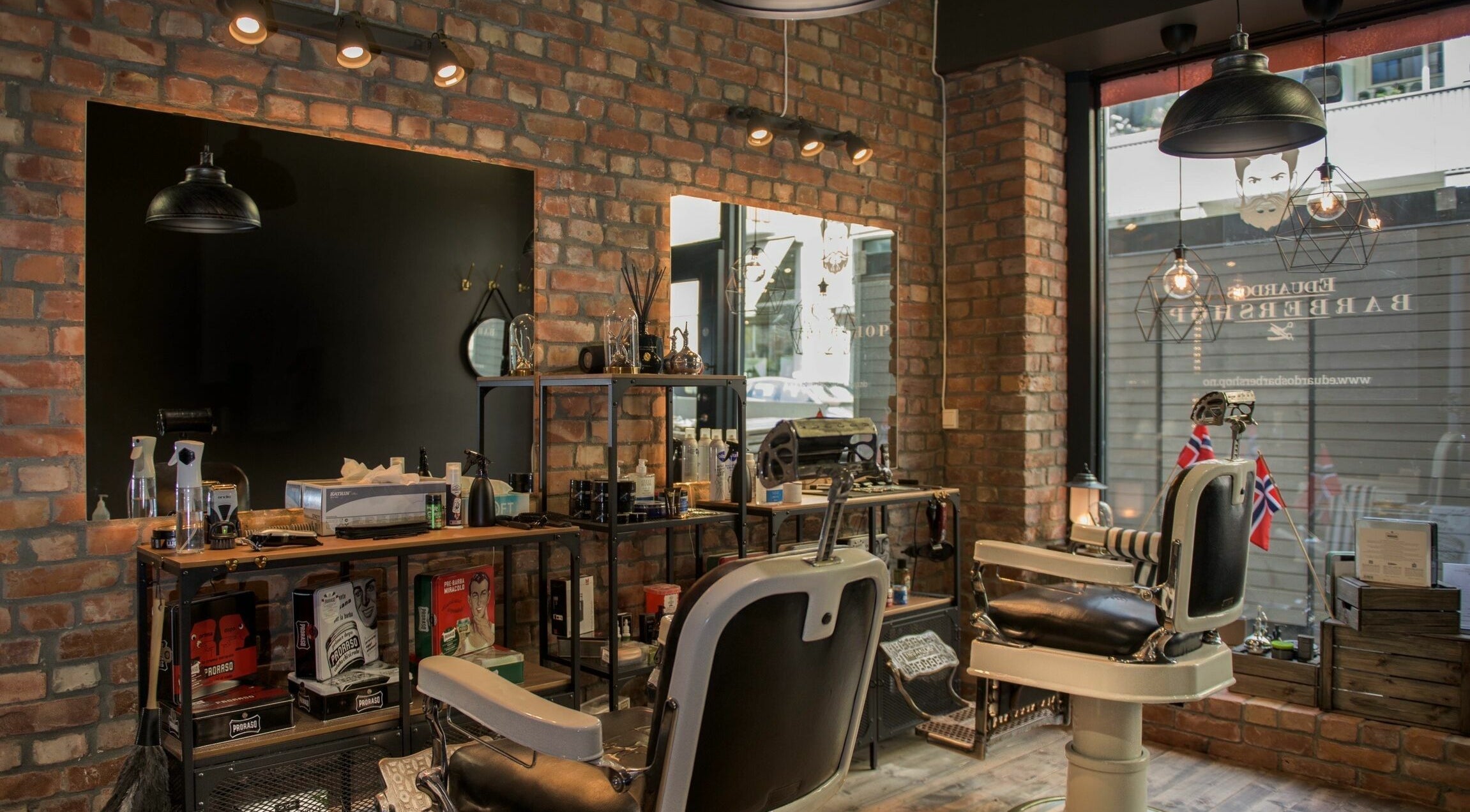 Interiør hos Eduardo’s barbershop AS Avd. Frogner med rustikk stil, Oslo, Oslo, NO.