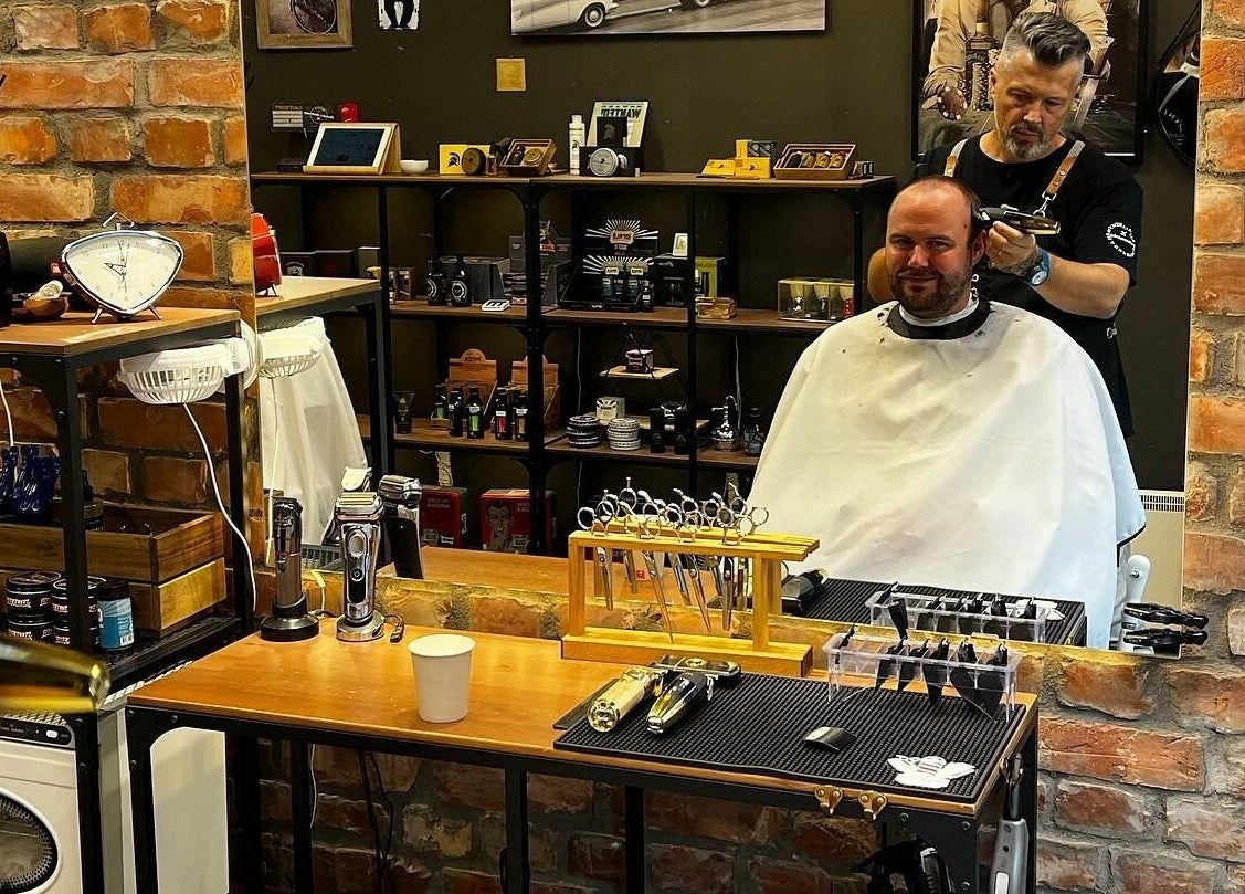 Kunde hos Eduardo’s barbershop AS Avd. Frogner for hårklipp i Oslo, Oslo, NO.