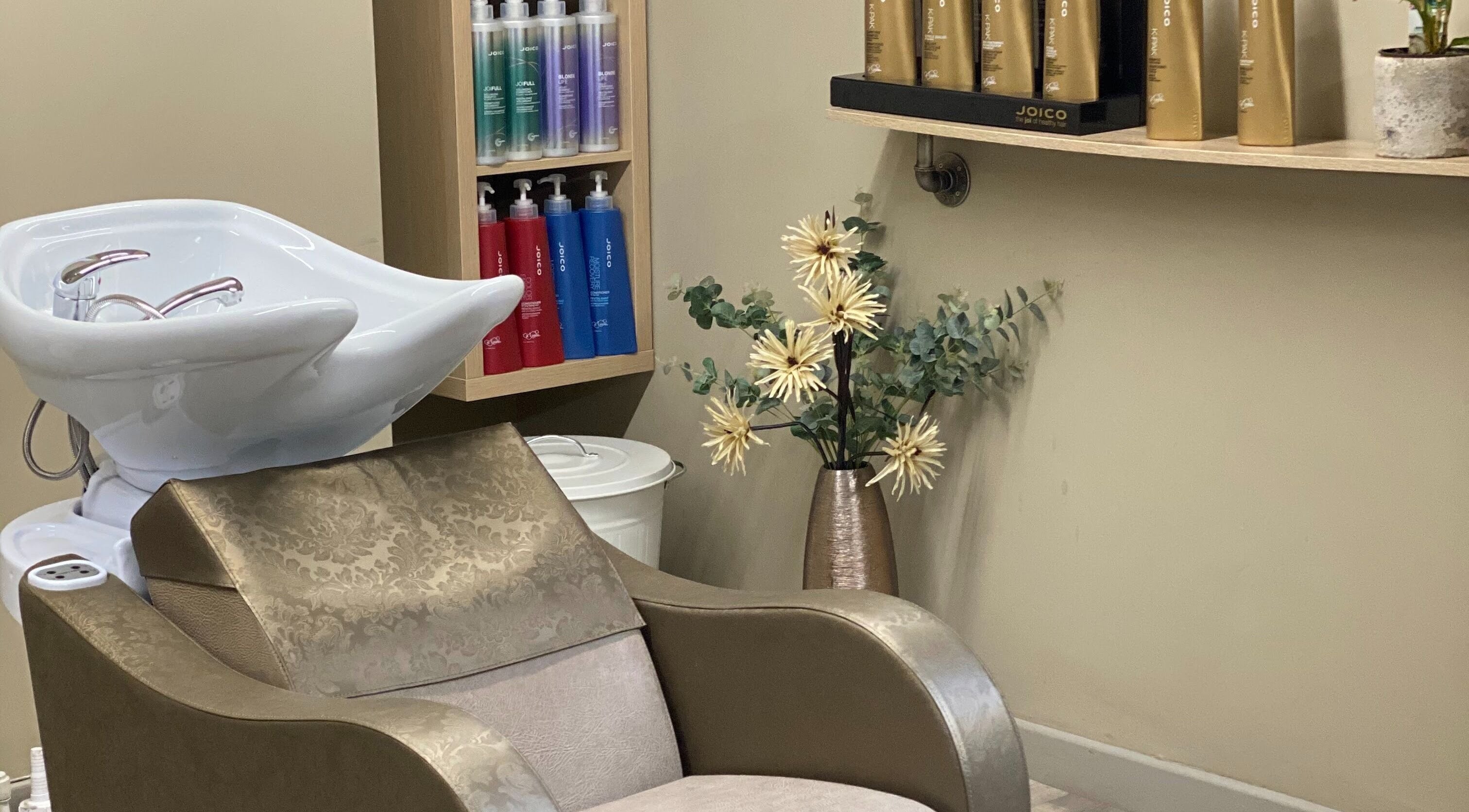 Luxurious salon chair and hair washing station at Carly and Co Hairdressing in Morecambe, England, GB.