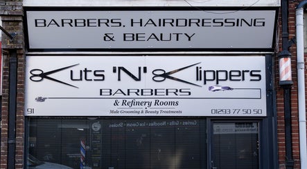 Cuts ‘N’ Clippers Refinery Rooms {treatments} imagine 3