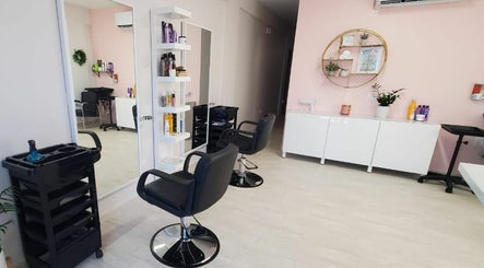 B´ Unique Beauty Studio