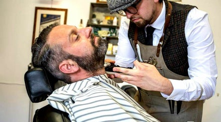Bugsy’s Gentlemans Barber image 2