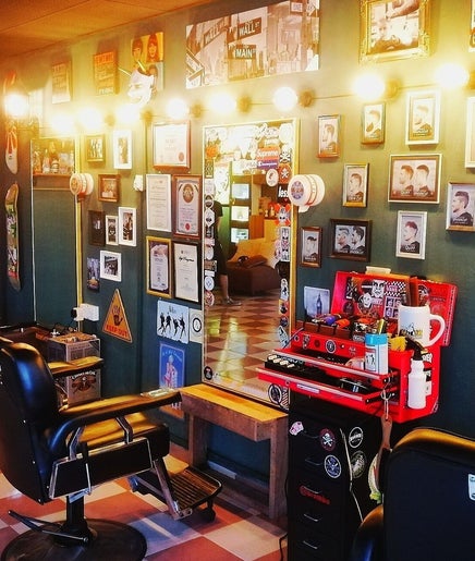 Huston Barber (HOUSE BARBER) صورة 2