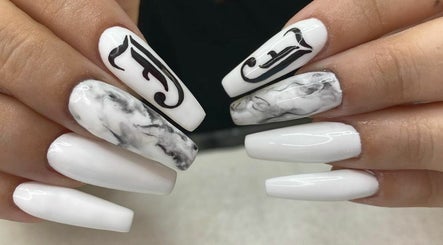 Milán Nails and Spa image 3
