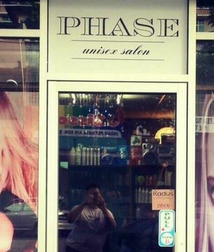Phase Salon image 2