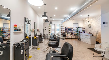 IN Salon Saint - Mathieu  (📍1439 Saint-Mathieu), bild 2