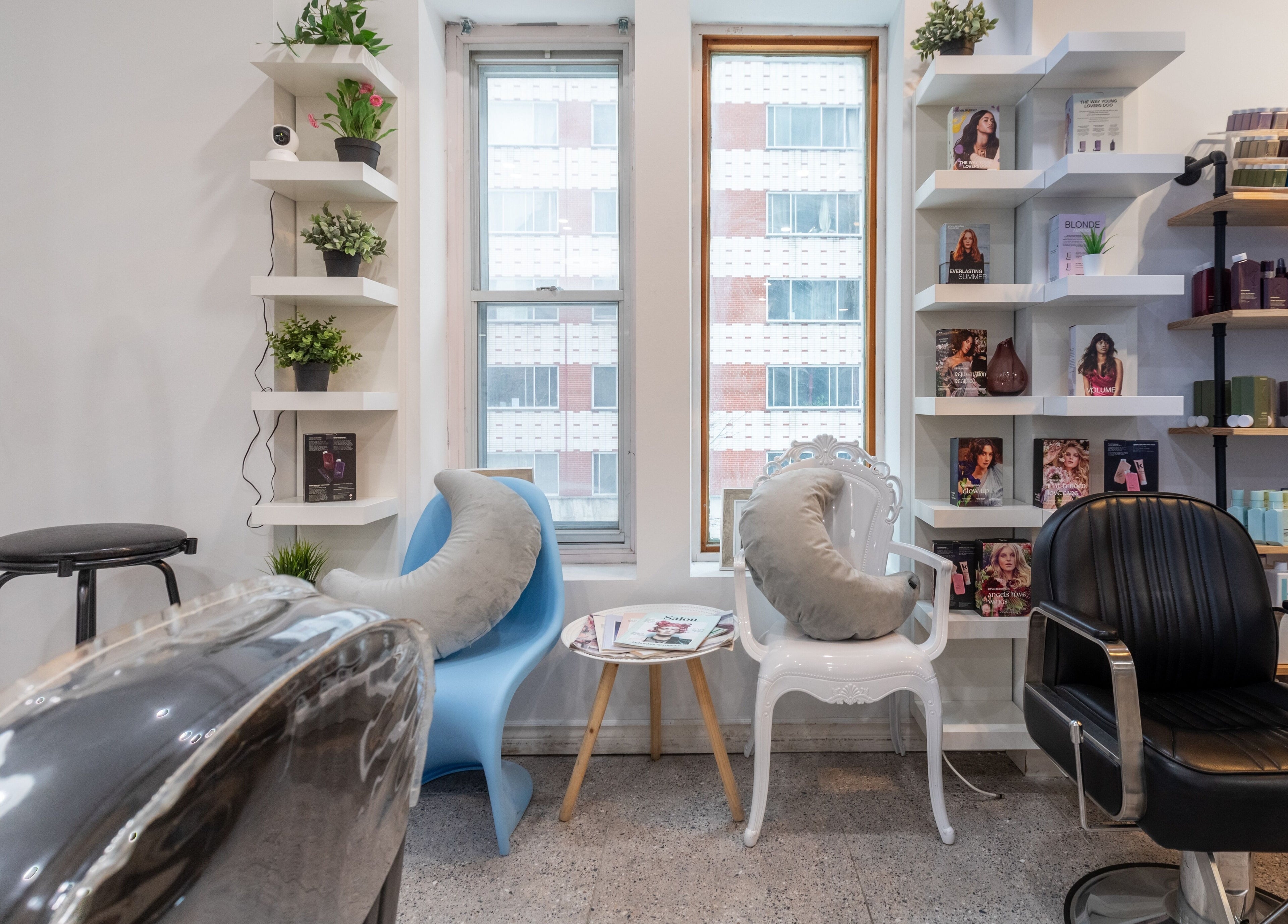 Cozy seating at IN Salon-Saint-Mathieu, 1439 saint-mathieu, Montréal, QC, with stylish decor and beauty products.