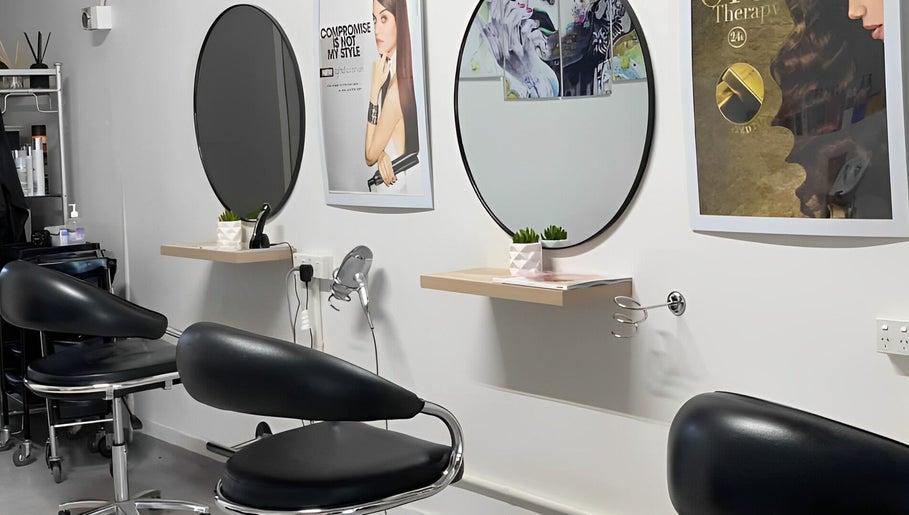 George Hair and Beauty Salon, bild 1