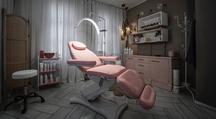 Bloom & Bare