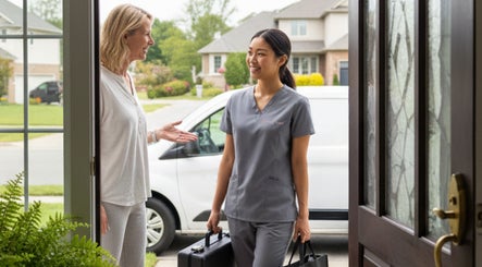 Technician from Bloom & Bare Roodepoort arriving at a Roodepoort home for laser hair removal service.