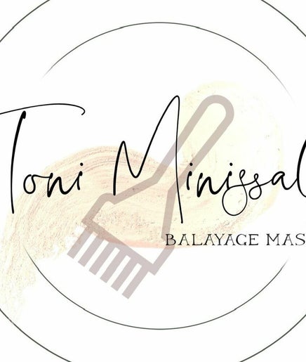 Toni Minissale Blonding Specialist, bild 2