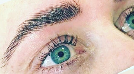 Heavenly Brows Blackwood image 3