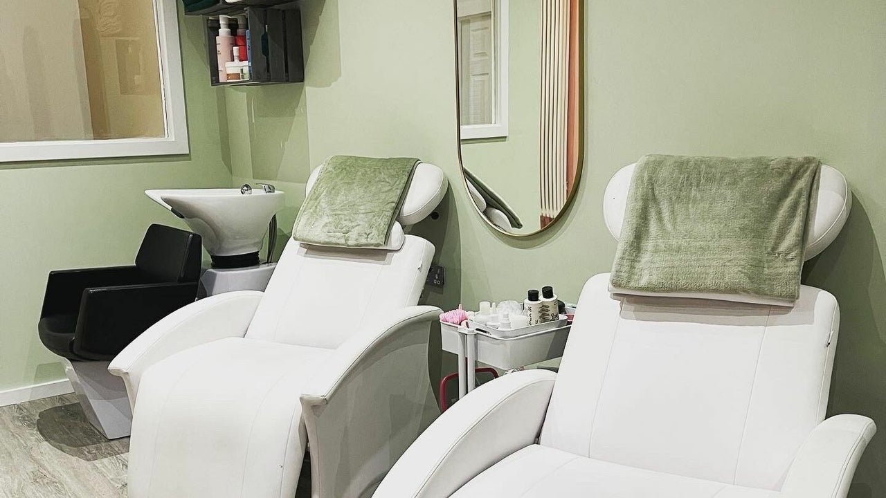 Best salons for acrylic nails in West Wickham, London | Fresha