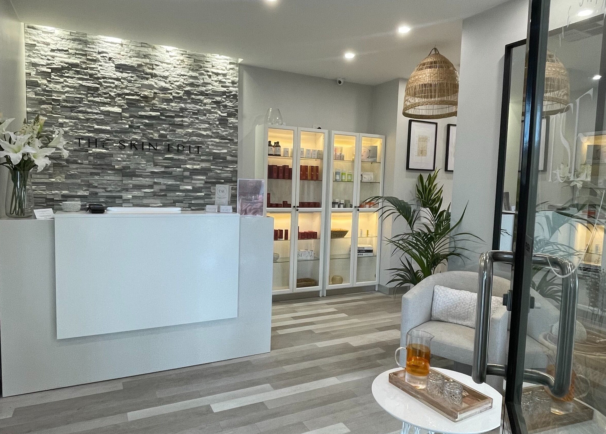 Relaxing spa reception at The Skin Edit - Quinns Rocks in Quinns Rocks, Western Australia, AU with elegant decor.