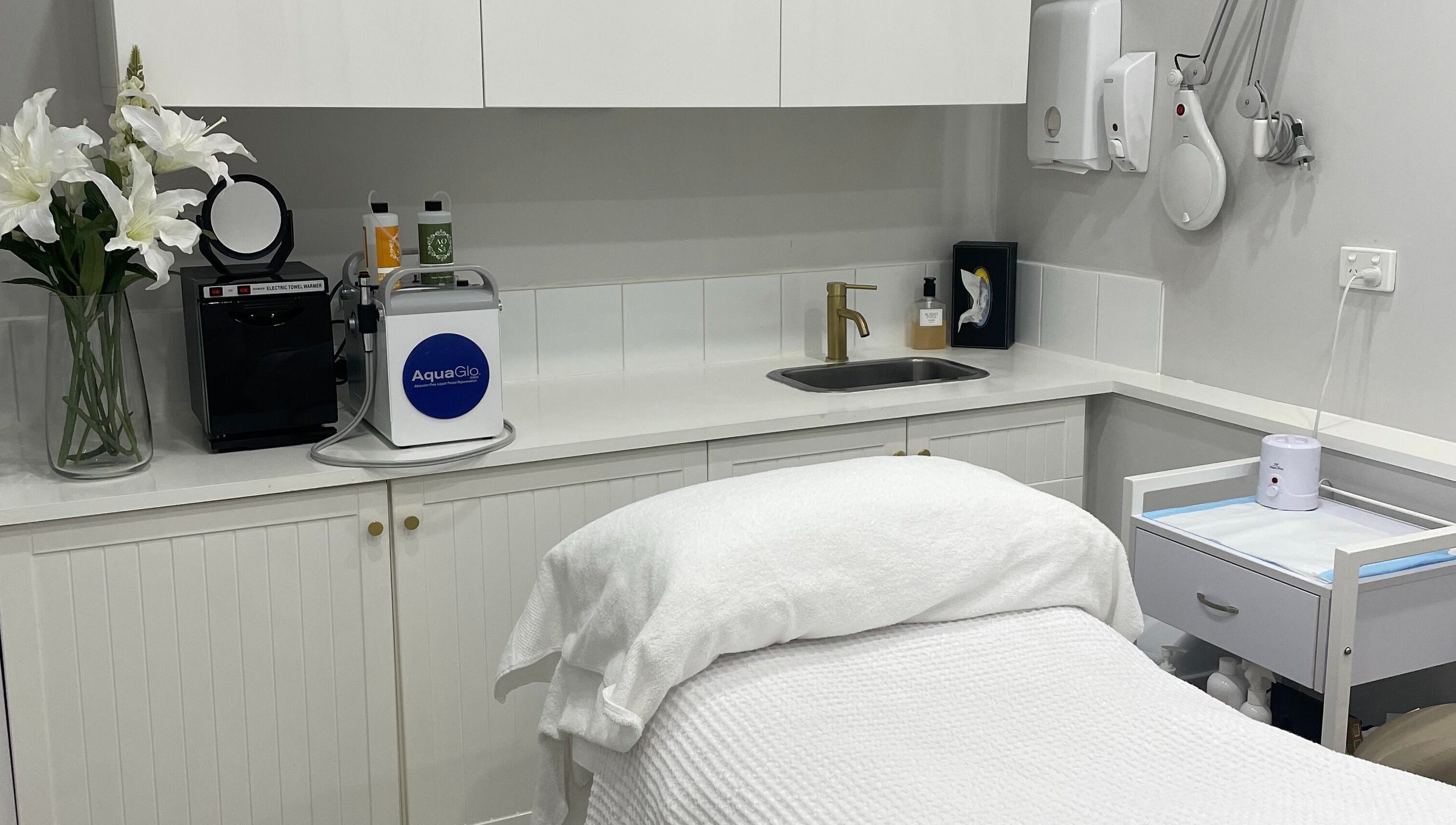 Elegant treatment room at The Skin Edit - Quinns Rocks, featuring premium skincare tools. Located in Quinns Rocks, Western Australia, AU.